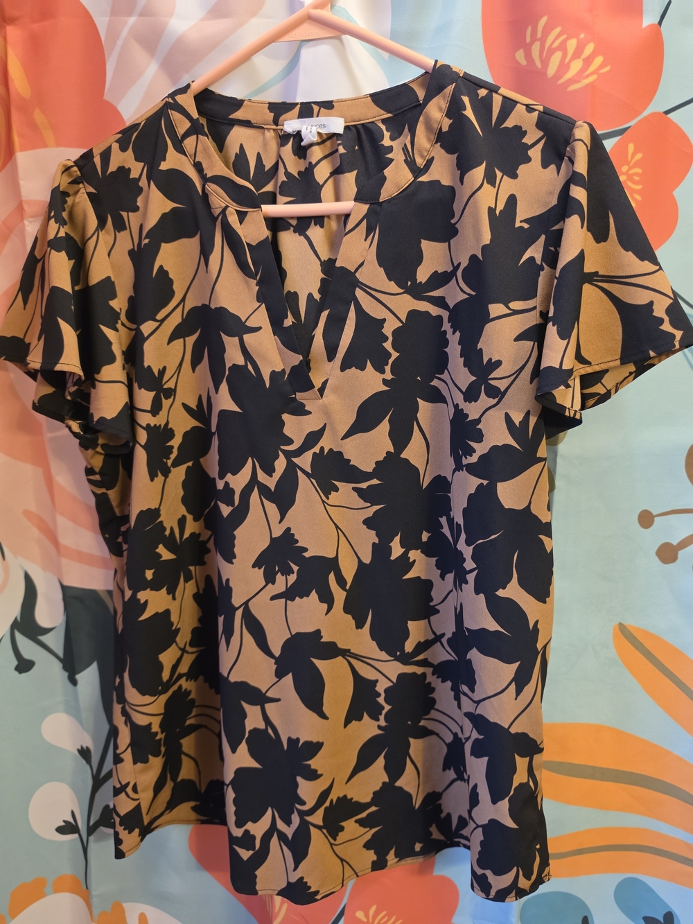 Maurices Black Floral Print Flutter Sleeve V-Neck Top - Tan